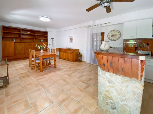 Belle maison avec piscine dans un quartier calme à Mas Boscà, Roses