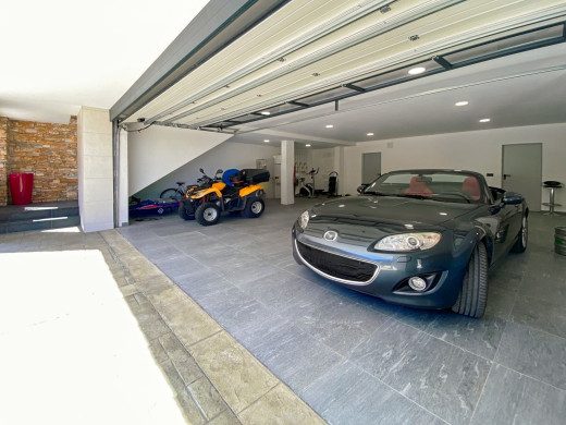 Luxury villa with impressive sea views on the first line in Llançà