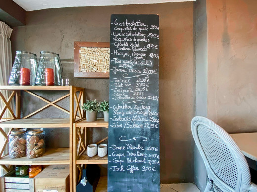 Restaurante en venta con amarre para embarcaciones en Roses