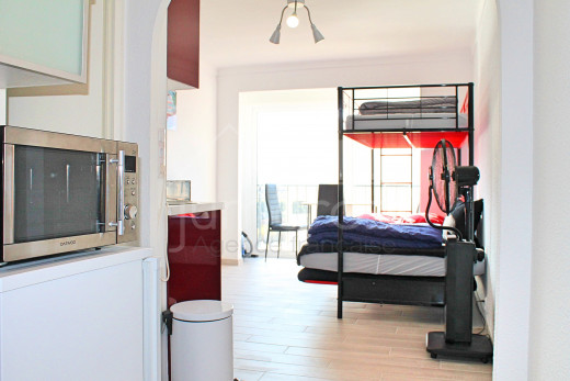 Appartement meublé avec terrasse très proche plage