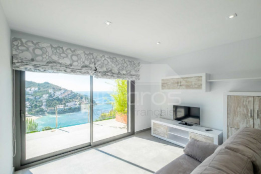 Belle maison avec vue mer et piscine à débordement
