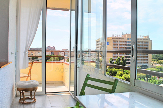 Apartamento vistas mar y montaña cerca de la playa con parking