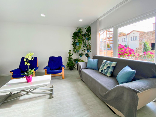 Maison de village rénovée en vente à Palau-Saverdera