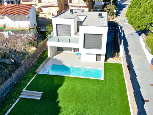 Villa neuve à Llançà, vue mer à 50 mètres de la plage