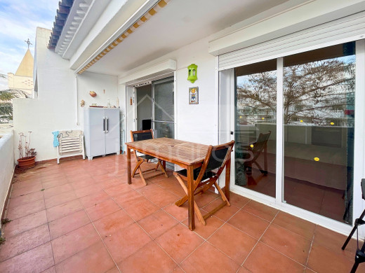 Appartement 2 chambres au dernier étage avec piscine