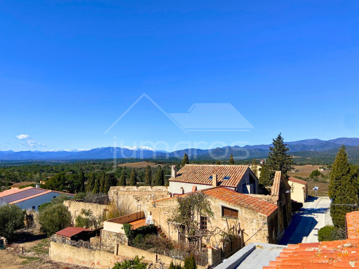 Maison traversante au coeur du village de Vilamaniscle, Espagne
