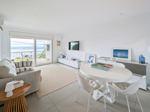 Appartement vue mer avec grande terrasse et garage à Rosas