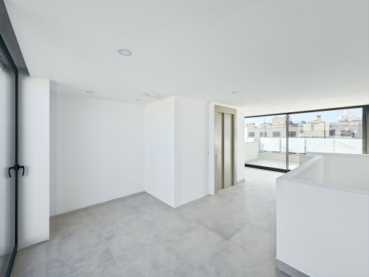 Casa con amarre privado, obra nueva, en Empuriabrava