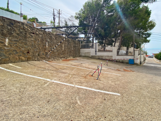 House in Canyelles, 50 metres from the beach and 5 private parking spaces