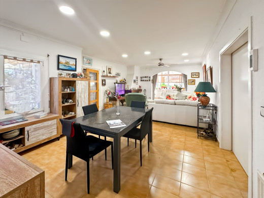 Maison à 100 m de la plage de Riells, avec jardin et terrasses