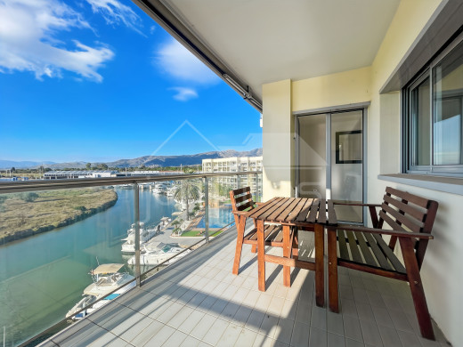 Appartement au canal avec piscine et parking privé à Roses