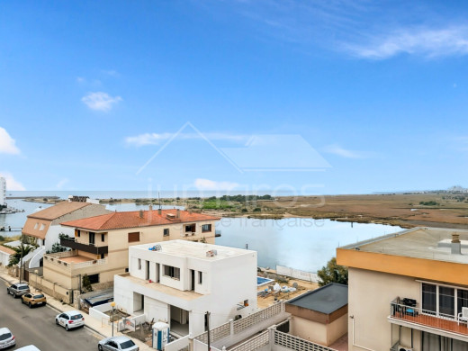 Wohnung mit Pool/Tennisplatz und Meerblick