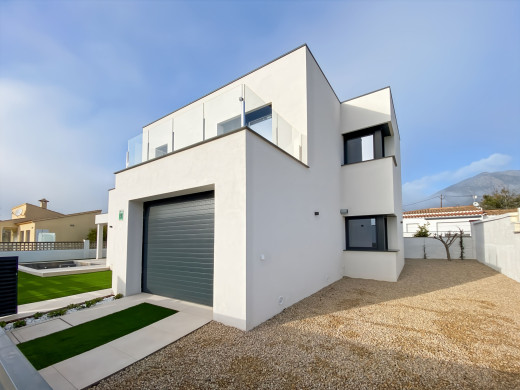 Maison à étrenner avec garage et piscine à Roses, Costa Brava