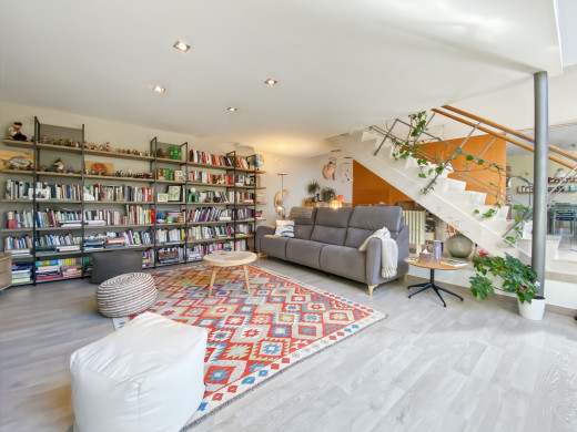 Maison avec grand jardin et loft indépendant au coeur du village