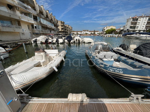 Renovated flat with private mooring in Empuriabrava