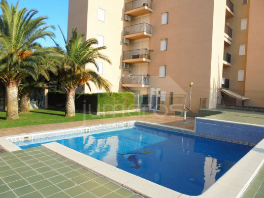 2 chambres, 60m2, piscine et parking