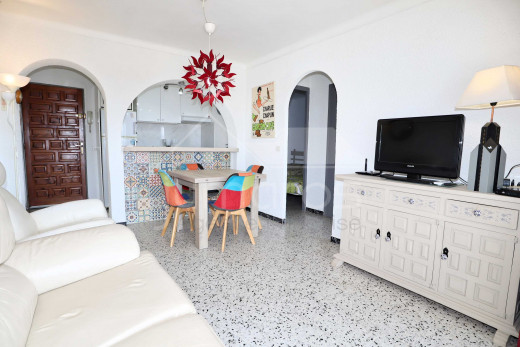 1ère ligne mer avec grande terrasse et 2 chambres