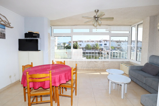 Appartement vue canal avec amarre en pleine propriété