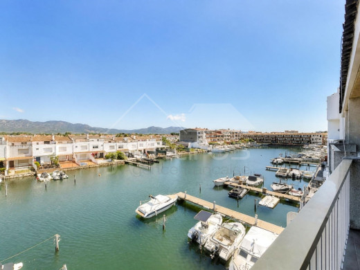 Renovated penthouse in Empuriabrava