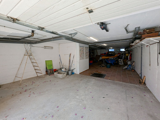3 apartment building with garage and 20 m mooring in Empuriabrava