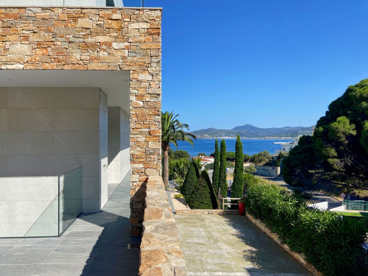 Luxury villa with impressive sea views on the first line in Llançà