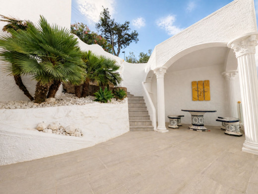 Villa excepcional con vistas panorámicas y total privacidad en Roses