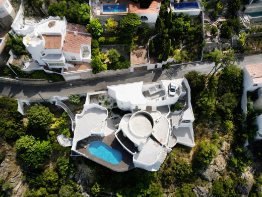 Villa excepcional con vistas panorámicas y total privacidad en Roses