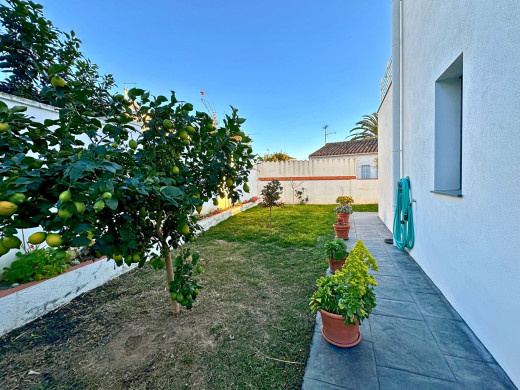 Villa moderne construite en 2020 à Empuriabrava