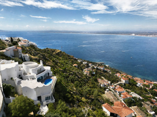 Villa excepcional con vistas panorámicas y total privacidad en Roses