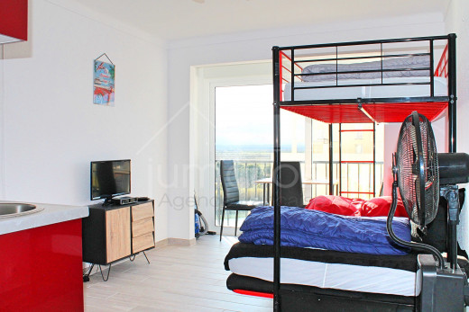 Appartement meublé avec terrasse très proche plage