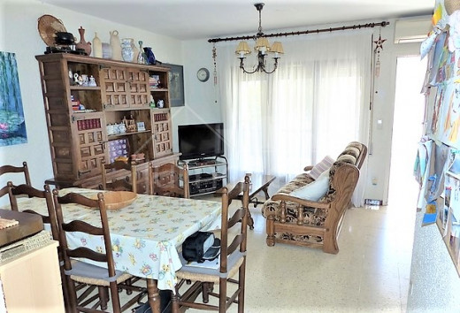 Casa adosada de 2 habitaciones en Puig Rom