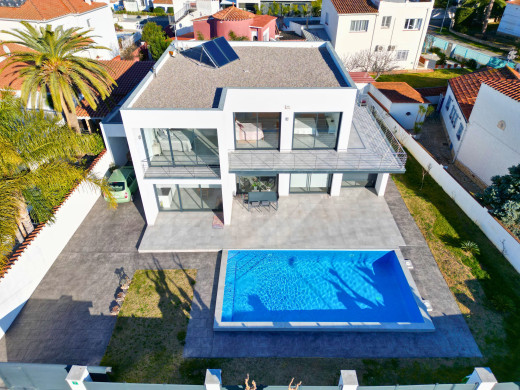 Villa moderne construite en 2020 à Empuriabrava