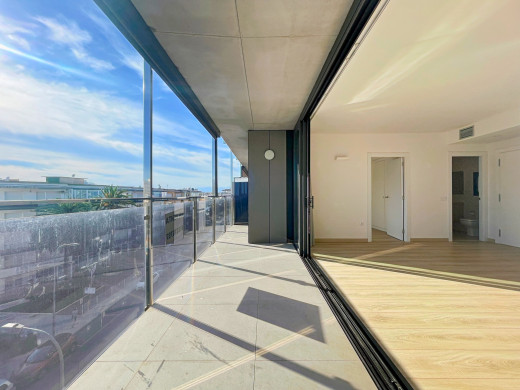 Appartement de standing avec terrasse et parking à 200m de la plage à Roses