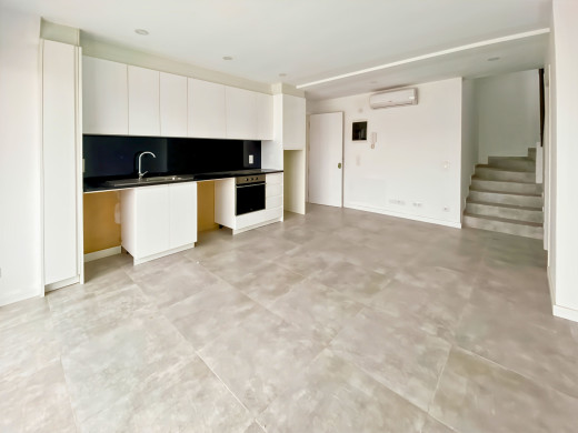 Appartement neuf en duplex à 300m de la plage, à Roses