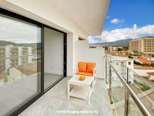 Piso en planta alta con terraza cerca de la playa