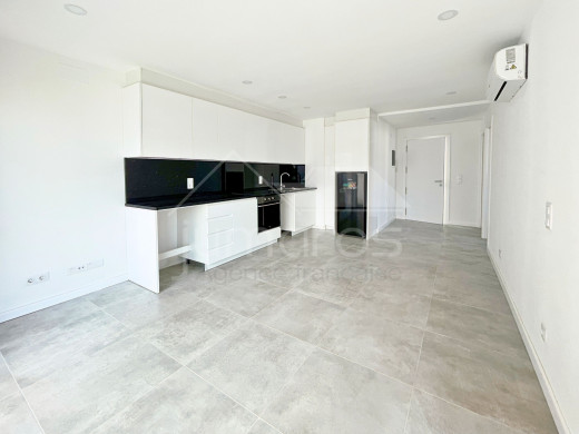 Neue Wohnung, 400m vom Strand entfernt in Roses