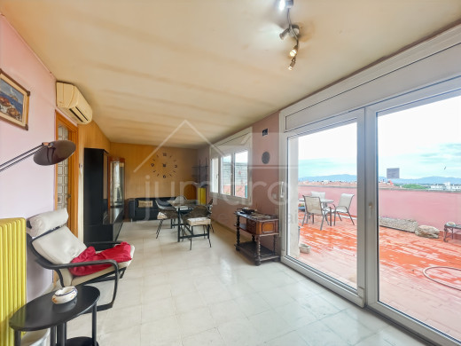 Penthouse avec grande terrasse et vue, à Figueres