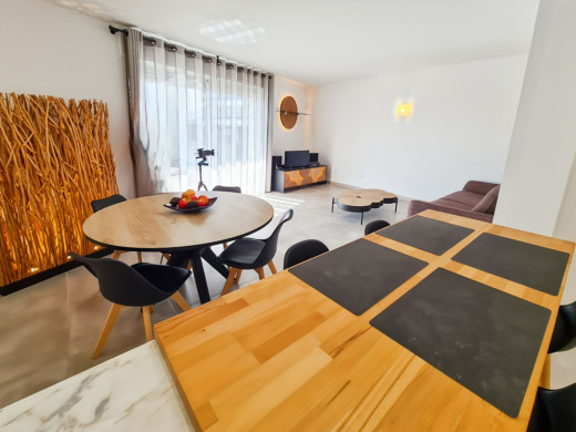 Appartement rénové vue canal et licence touristique à Empuriabrava, proche plage