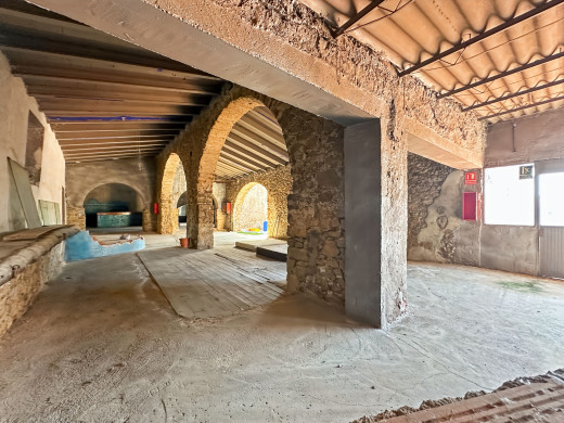 Traditional Catalan masia for sale in L'Escala, Costa Brava