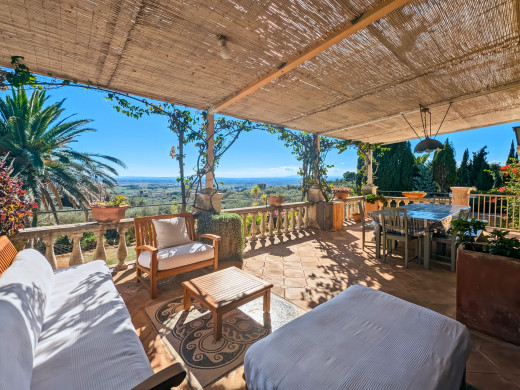 Propiedad con encanto en Pau: 9500 m², piscina, naturaleza y vistas