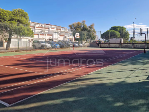 Wohnung mit Pool/Tennisplatz und Meerblick
