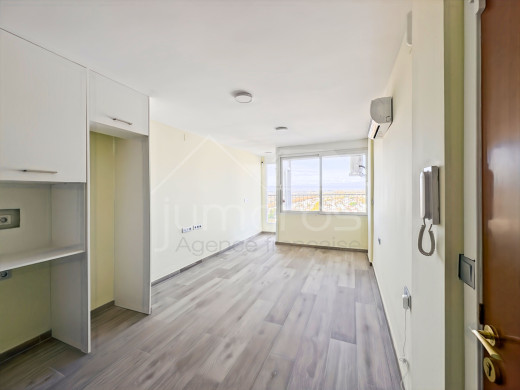 Renovated studio on the top floor near the beach in Empuriabrava