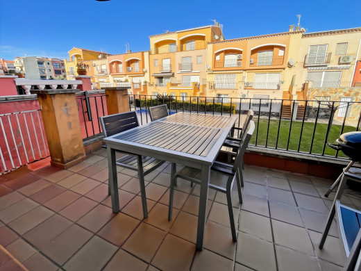 Casa con piscina comunitaria a 50m de la playa, en Gran Reserva