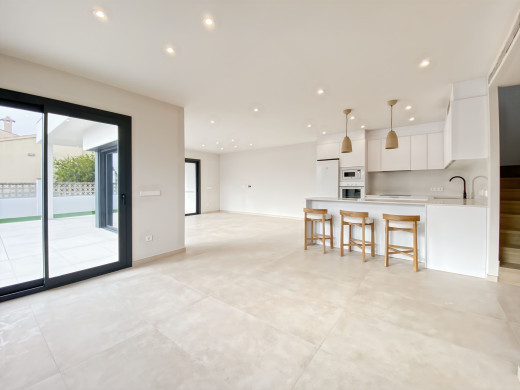 Maison à étrenner avec garage et piscine à Roses, Costa Brava