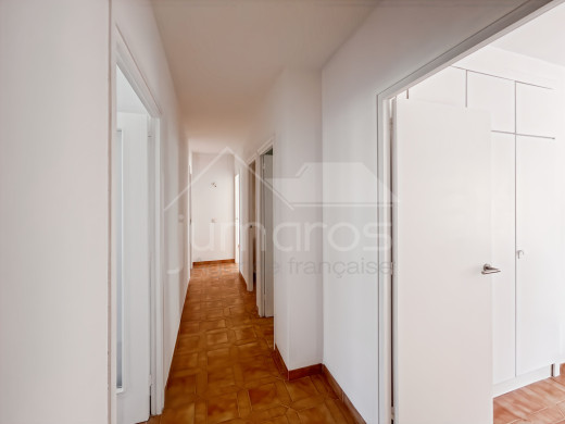 Grand appartement à Gran Reserva, à 300m de la plage, parking privé