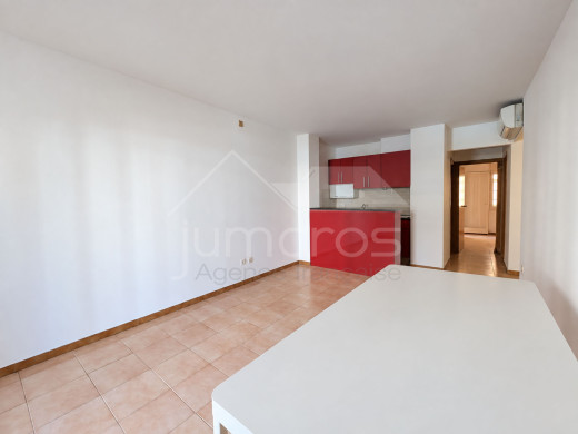 Appartement 2 chambres à rénover, piscine et parking à 100 m de la plage – Empuriabrava