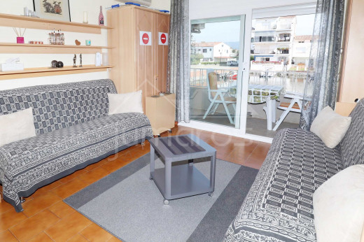Studio avec terrasse vue canal