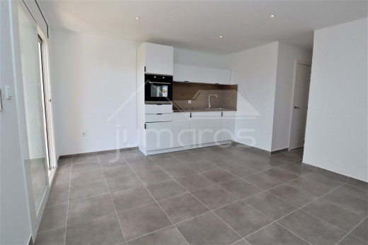 Appartement vue canal avec piscine à 500 m de la mer