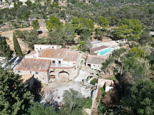 Mas classé entièrement rénové à Palau-Saverdera