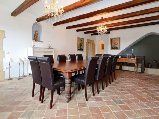 Farmhouse with outbuilding and 5000m2 of land in Catalonia